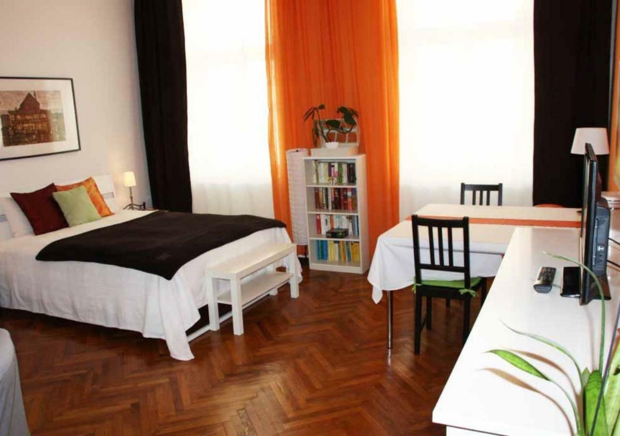 Cosy Appartement Close To City Wina Bagian luar foto